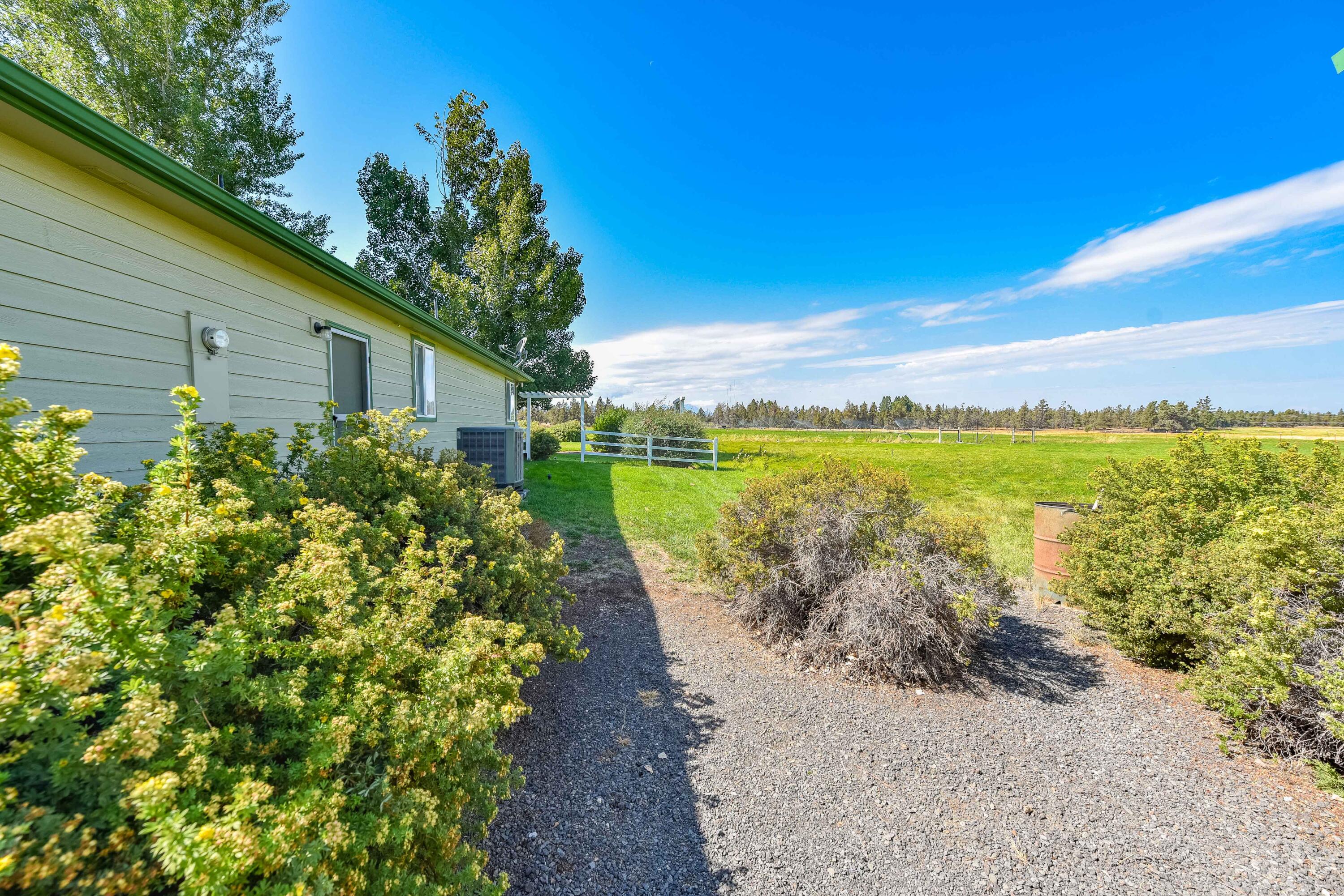 63475 Cricketwood Road Bend, OR 97701 - Photo 27 of 64 63475 Cricketwood (35 of 55)