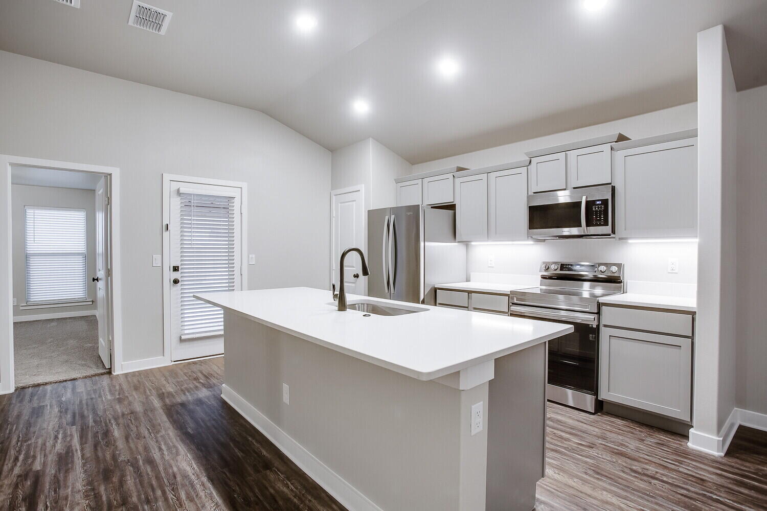 13702 Avenue R Lubbock, TX 79423 - Photo 5 of 18 l-204