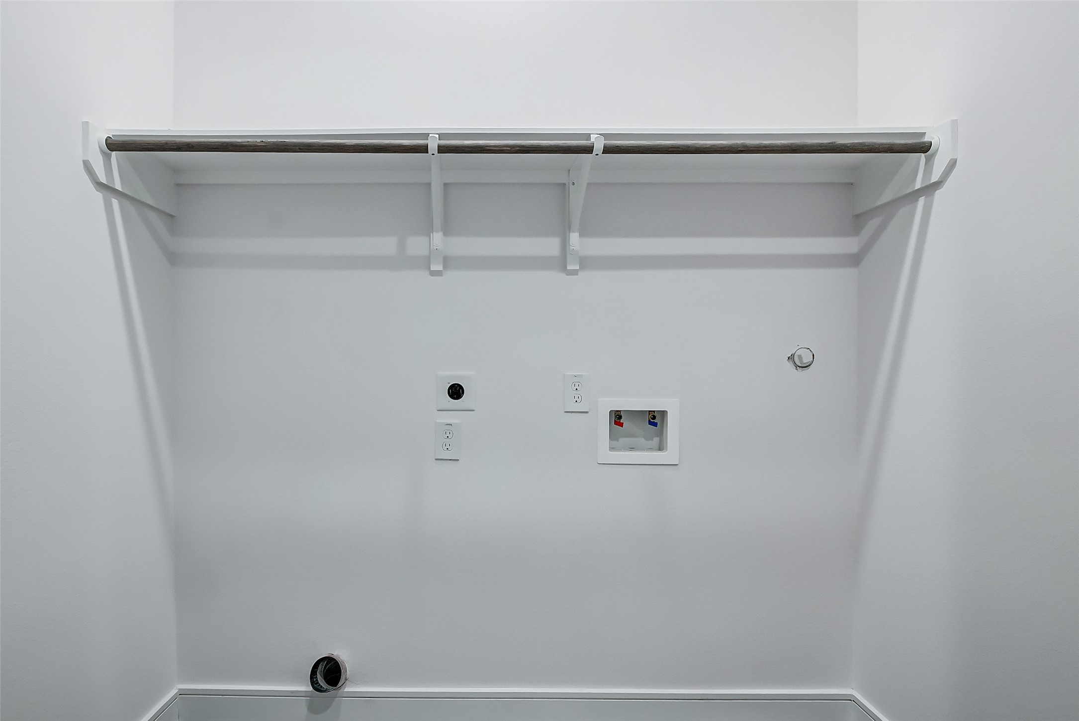 8926 Spring Knoll Forest Drive Houston, TX 77080 - Photo 16 of 22 a view of a small space