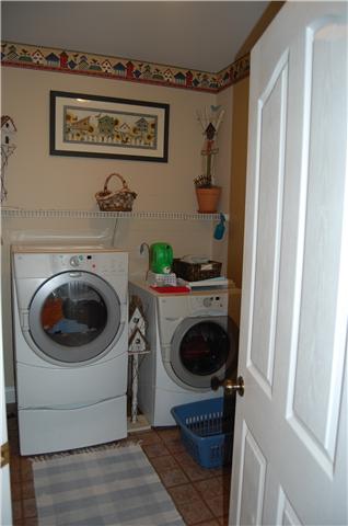 2007 Tamara Court Springfield, TN 37172 - Photo 16 of 20 Utility room