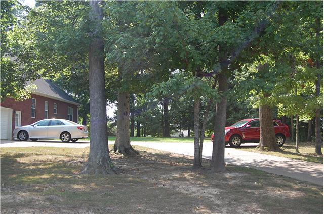 2007 Tamara Court Springfield, TN 37172 - Photo 17 of 20 Driveway has a large turn around area with room for extra parking