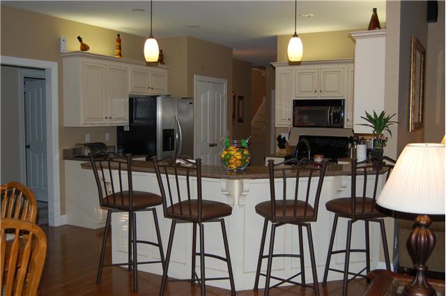 2007 Tamara Court Springfield, TN 37172 - Photo 7 of 20 Kitchen has step up countertop allowing for bar stools for additional seating. This layout is perfect for entertaining between the breakfast, dining room and bar stool seating, there is plenty of room for your biggest gatherings.