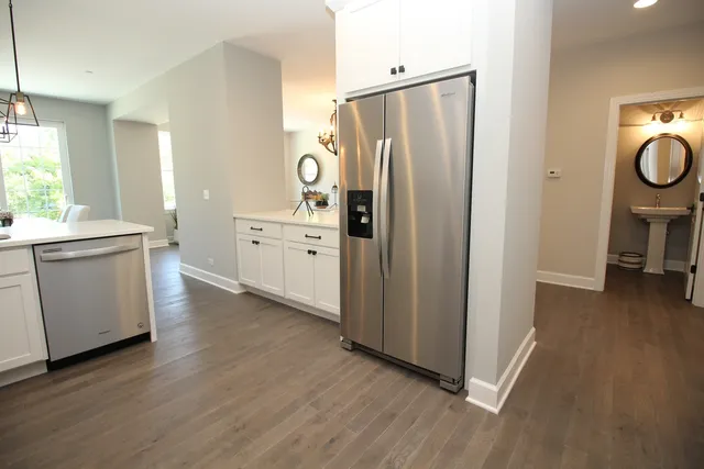 $4,800 | 10727 Clock Tower Drive, Countryside, IL 60525