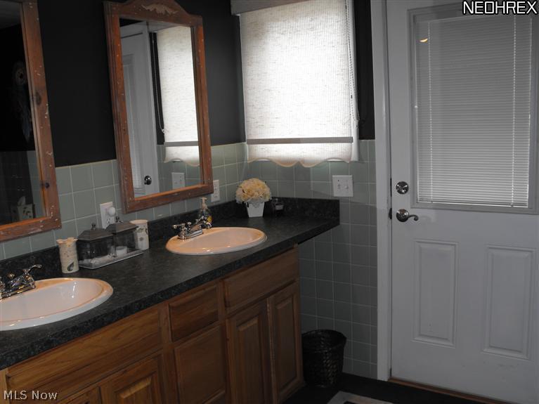 7193 Lake Road East Madison, OH 44057 - Photo 13 of 25 Gallery Image 13