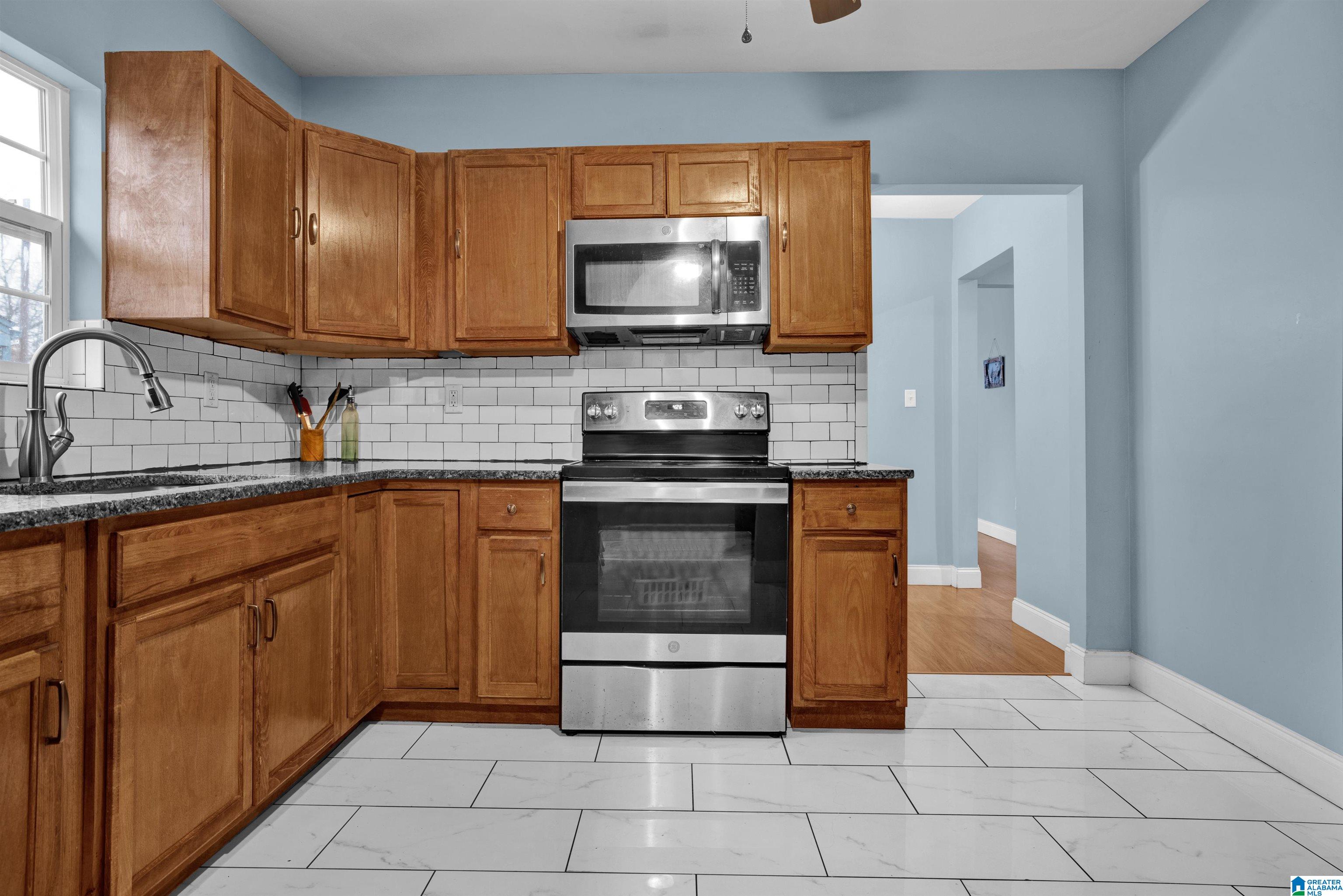 1244 15th Way Southwest Birmingham, AL 35211 - Photo 3 of 22