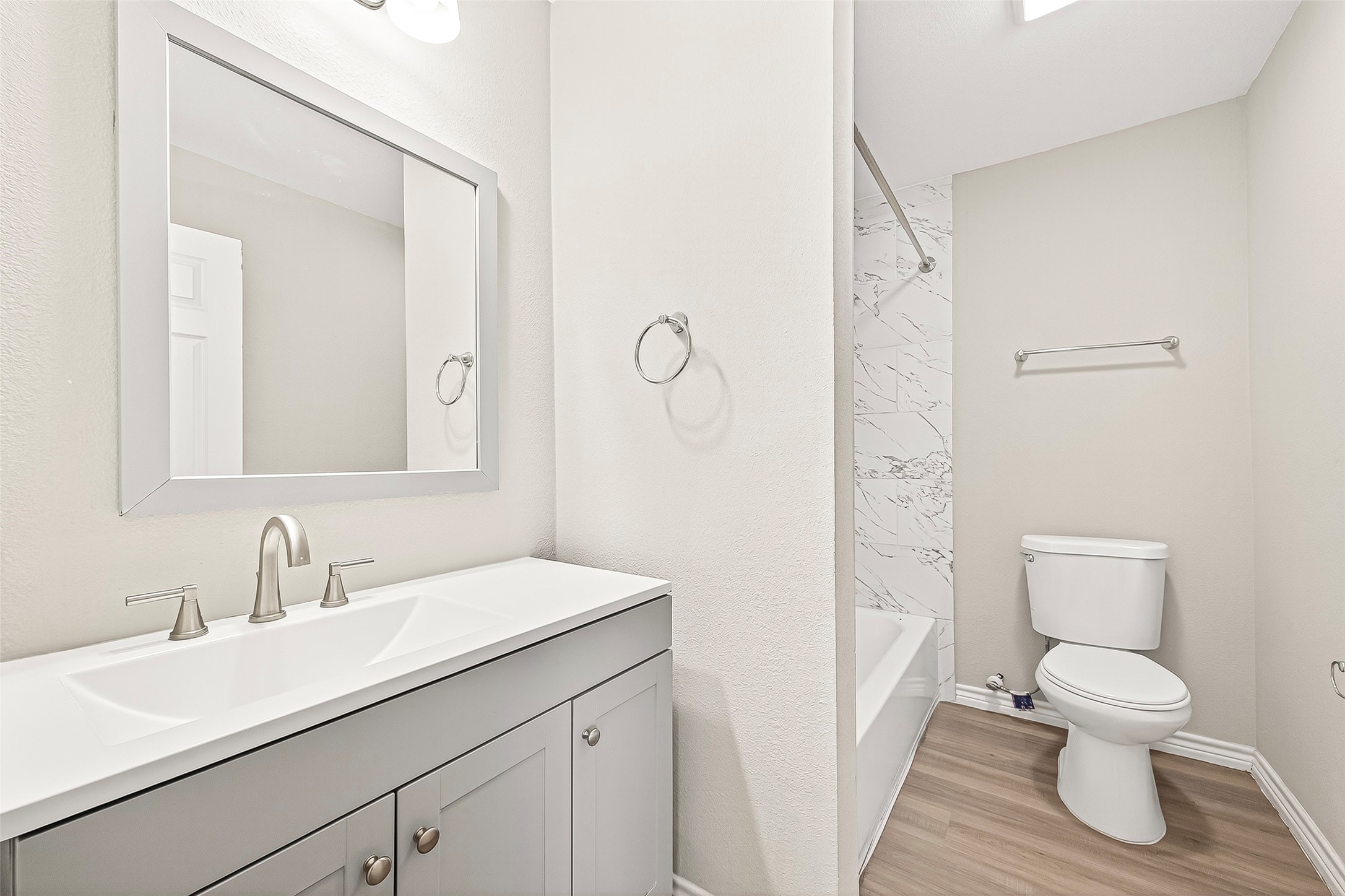 1401 5th Street Rosenberg, TX 77471 - Photo 39 of 50 Unit 210: Bathroom features a shower/tub
combo