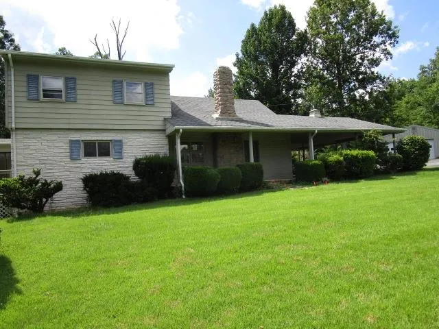 $306,000 | 37 Oak Grove Lane, Nellysford, VA 22958