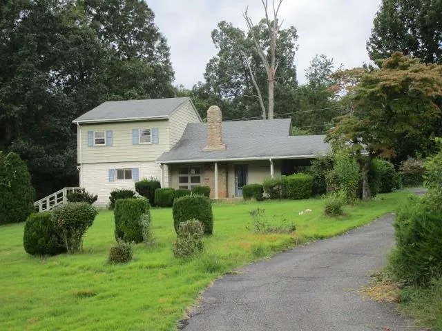 $306,000 | 37 Oak Grove Lane, Nellysford, VA 22958