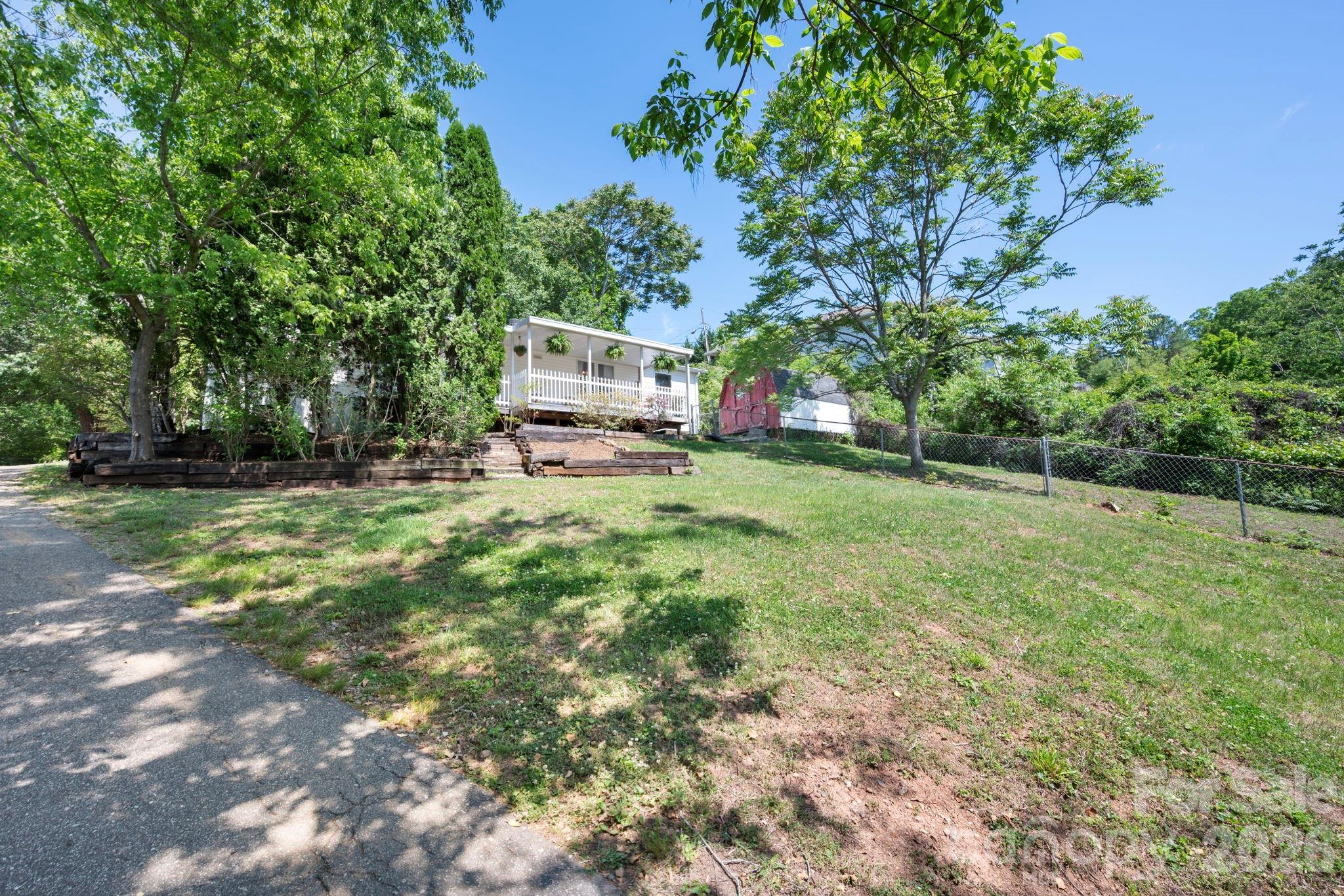 66 Green Oak Road Asheville, NC 28804 - Photo 30 of 35