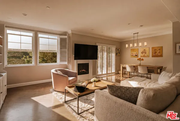 $995,000 | 4237 Longridge Avenue, Unit 203, Studio City, CA 91604