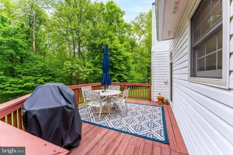 $769,900 | 5715 Flagler Drive, Centreville, VA 20120