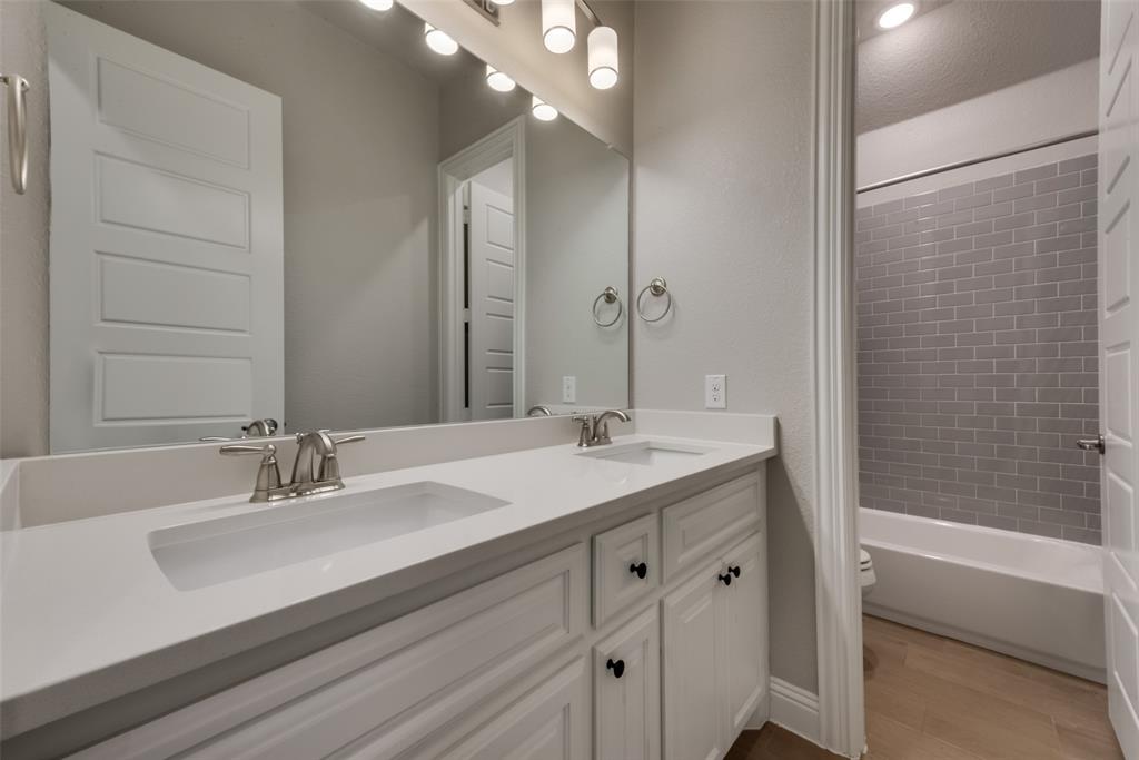 611 Windy Ridge Lane Rockwall, TX 75087 - Photo 29 of 36 Hall Bath