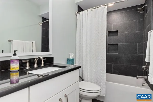 $1,900,000 | 61 Hillside Lane, Afton, VA 22920