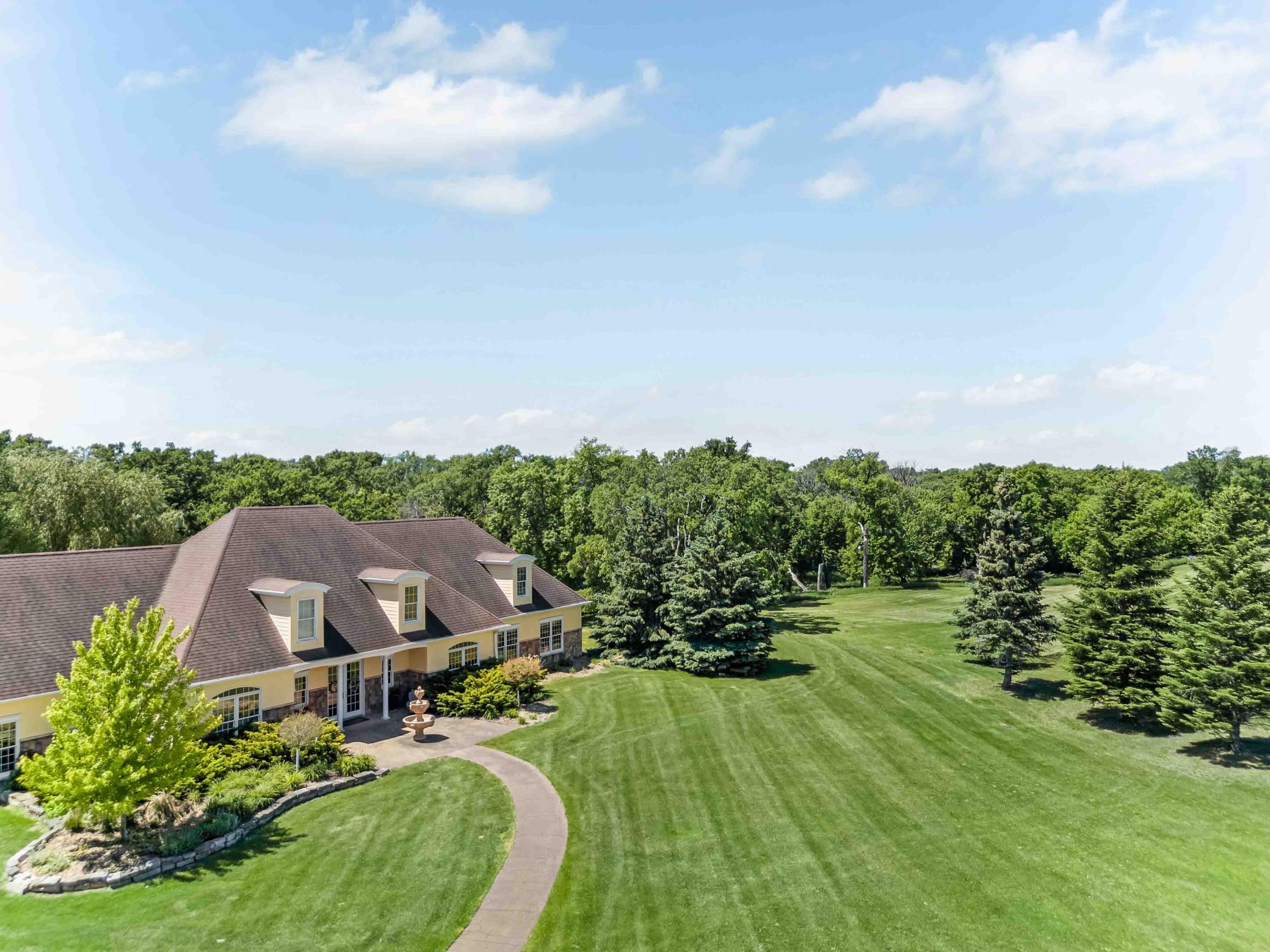 705 18th Street North Moorhead, MN 56560 - Photo 5 of 98