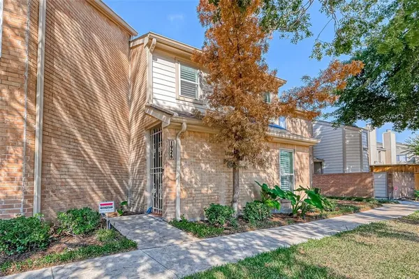 $2,050 | 1926 Augusta Drive, Unit 18, Houston, TX 77057