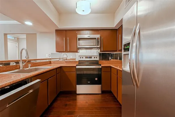 $2,050 | 1926 Augusta Drive, Unit 18, Houston, TX 77057