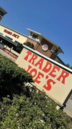 $2,050 | 1926 Augusta Drive, Unit 18, Houston, TX 77057