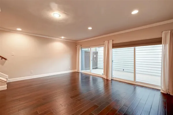 $2,050 | 1926 Augusta Drive, Unit 18, Houston, TX 77057