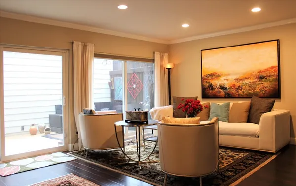 $2,050 | 1926 Augusta Drive, Unit 18, Houston, TX 77057