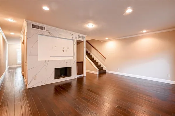 $2,050 | 1926 Augusta Drive, Unit 18, Houston, TX 77057