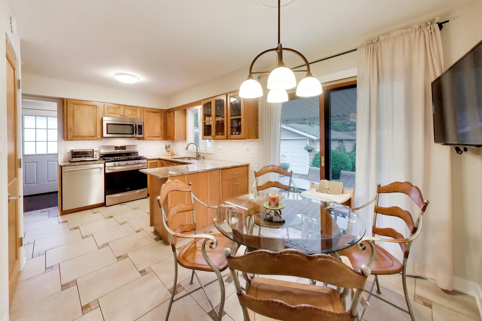 715 East Baldwin Road Palatine, IL 60074 - Photo 4 of 20