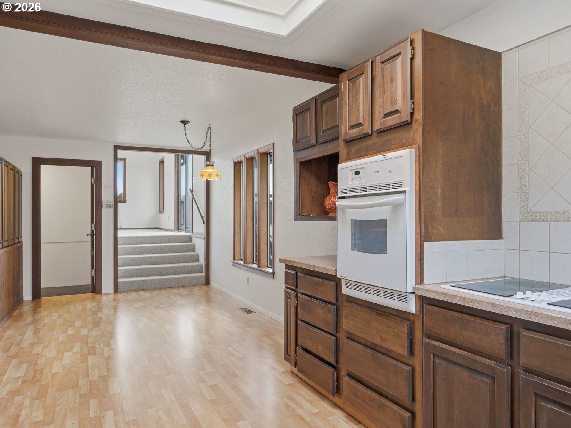 325 Alpine Street Seaside, OR 97138 - Photo 18 of 43 Kitchen