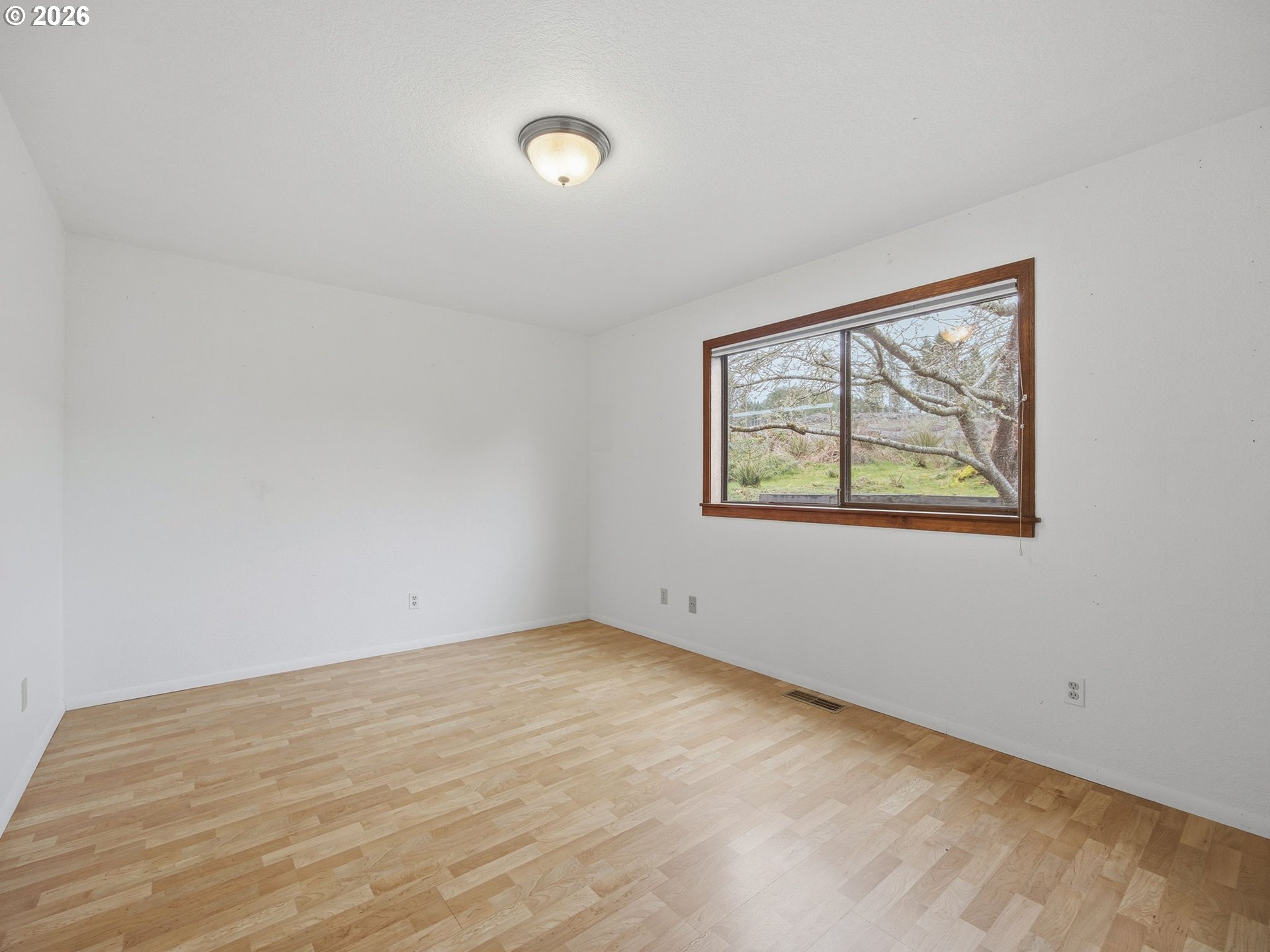 325 Alpine Street Seaside, OR 97138 - Photo 36 of 43 Bedroom