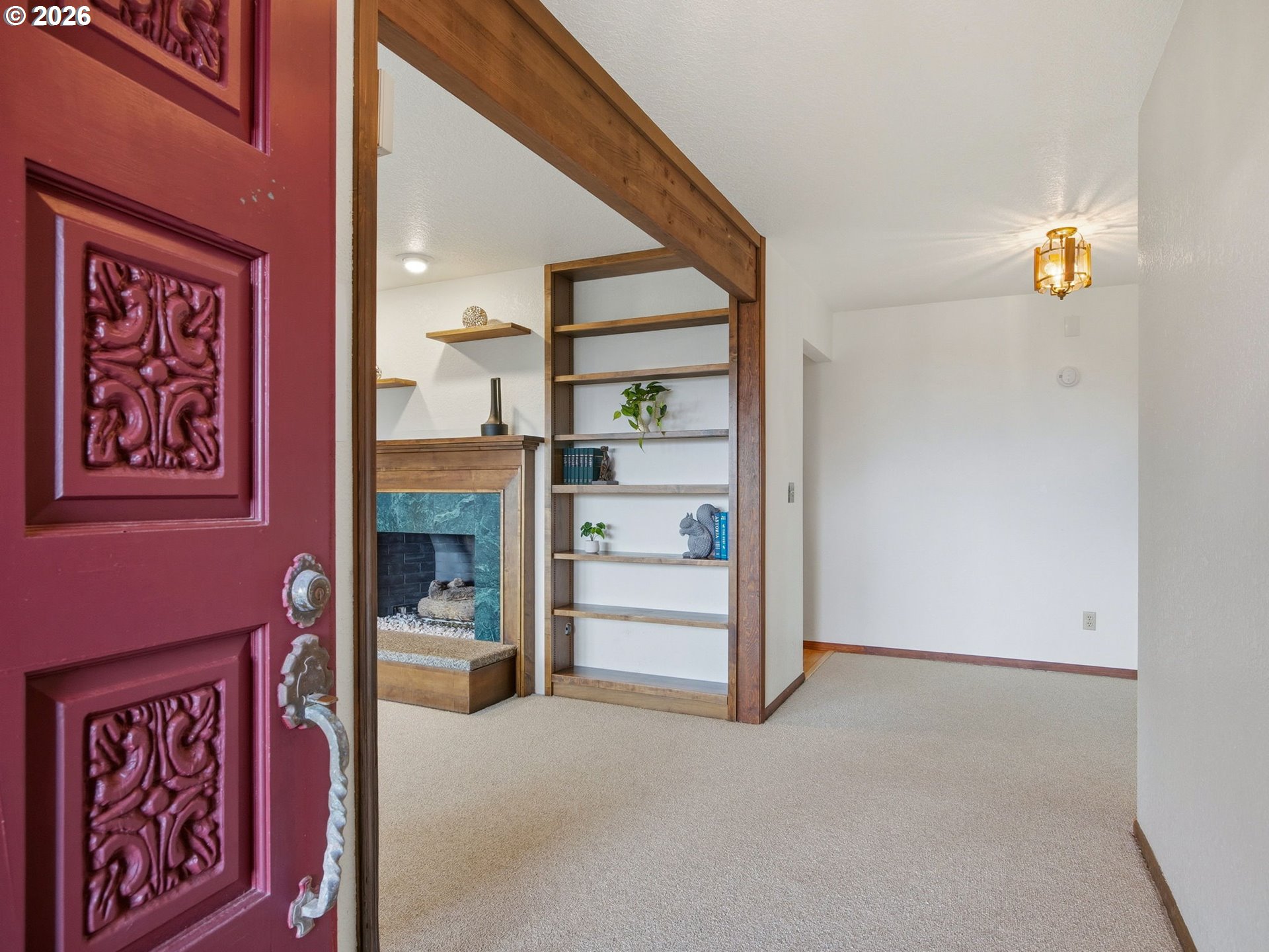 325 Alpine Street Seaside, OR 97138 - Photo 5 of 43 Entrance/Foyer