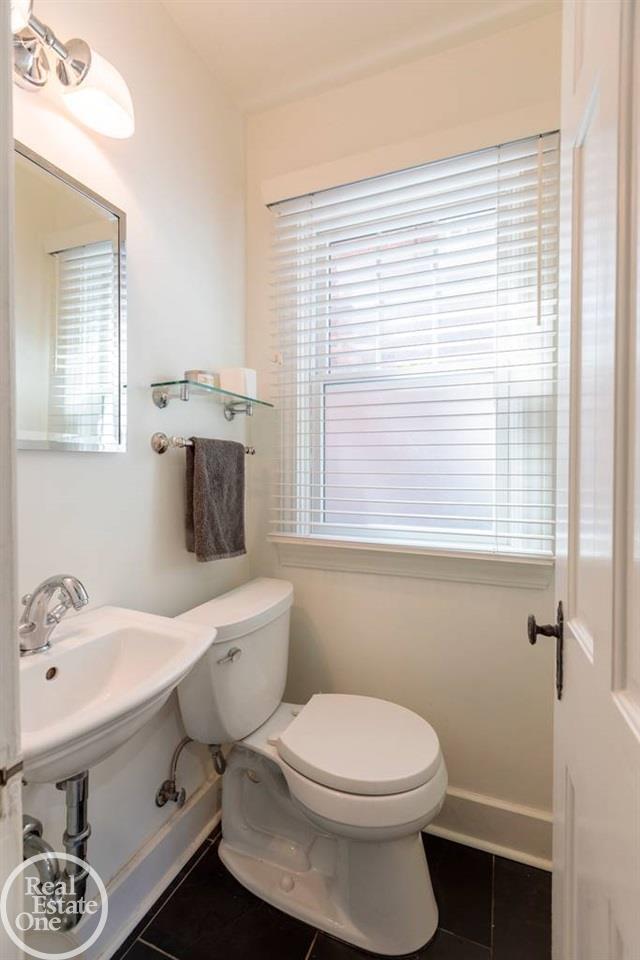 269 McMillan Road Grosse Pointe, MI 48236 - Photo 13 of 42 50017133-12.JPG