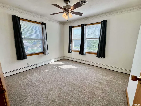 $143,000 | 146 Holden Terrace, Macomb, IL 61455