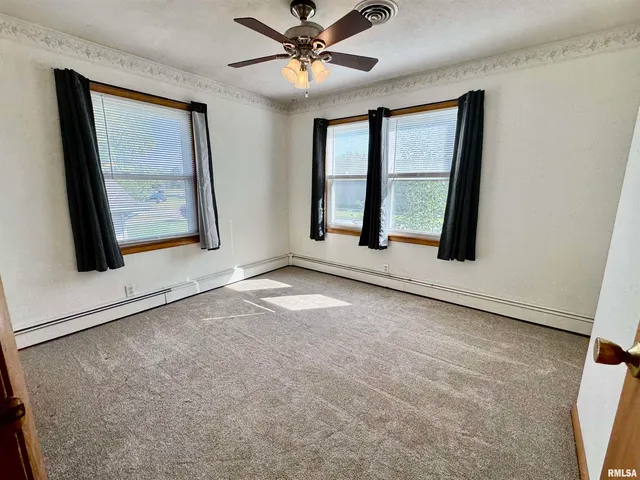 $143,000 | 146 Holden Terrace, Macomb, IL 61455