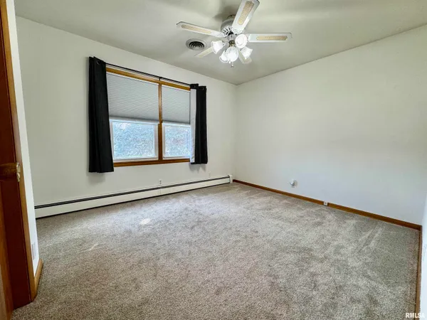 $143,000 | 146 Holden Terrace, Macomb, IL 61455