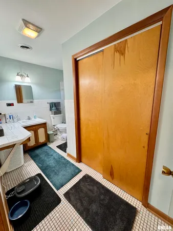 $143,000 | 146 Holden Terrace, Macomb, IL 61455