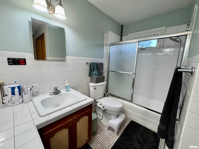 $143,000 | 146 Holden Terrace, Macomb, IL 61455