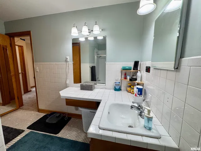 $143,000 | 146 Holden Terrace, Macomb, IL 61455