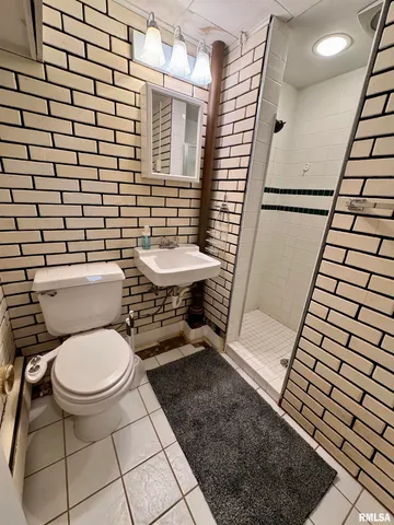 $143,000 | 146 Holden Terrace, Macomb, IL 61455