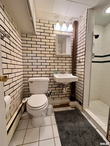 $143,000 | 146 Holden Terrace, Macomb, IL 61455