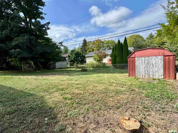 $143,000 | 146 Holden Terrace, Macomb, IL 61455