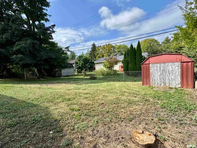 $143,000 | 146 Holden Terrace, Macomb, IL 61455