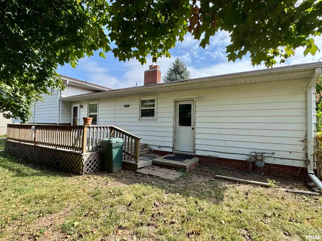 $143,000 | 146 Holden Terrace, Macomb, IL 61455