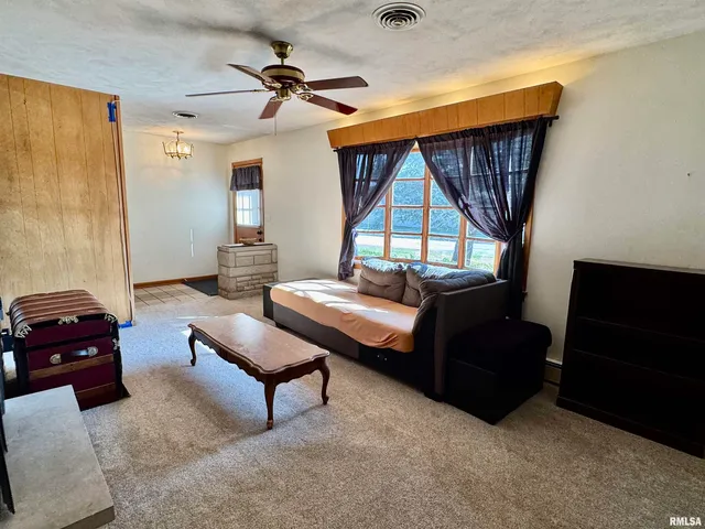 $143,000 | 146 Holden Terrace, Macomb, IL 61455