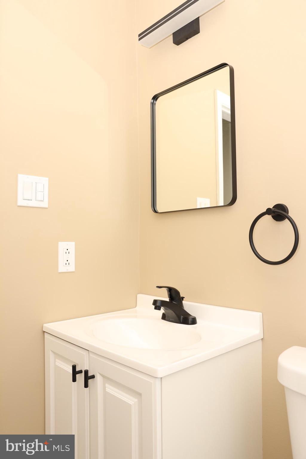 328 Torner Road Essex, MD 21221 - Photo 8 of 29