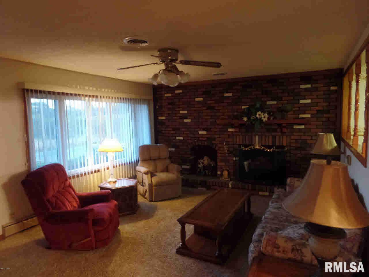 18311 Crawford Road Thompsonville, IL 62890 - Photo 3 of 28