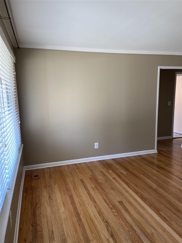 18631 Bittersweet Road Fraser, MI 48026 - Photo 4 of 27 50044211-3.JPG