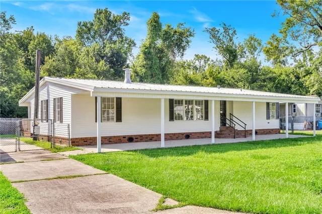 $1,695 | 125 Sharon Avenue, Boutte, LA 70039