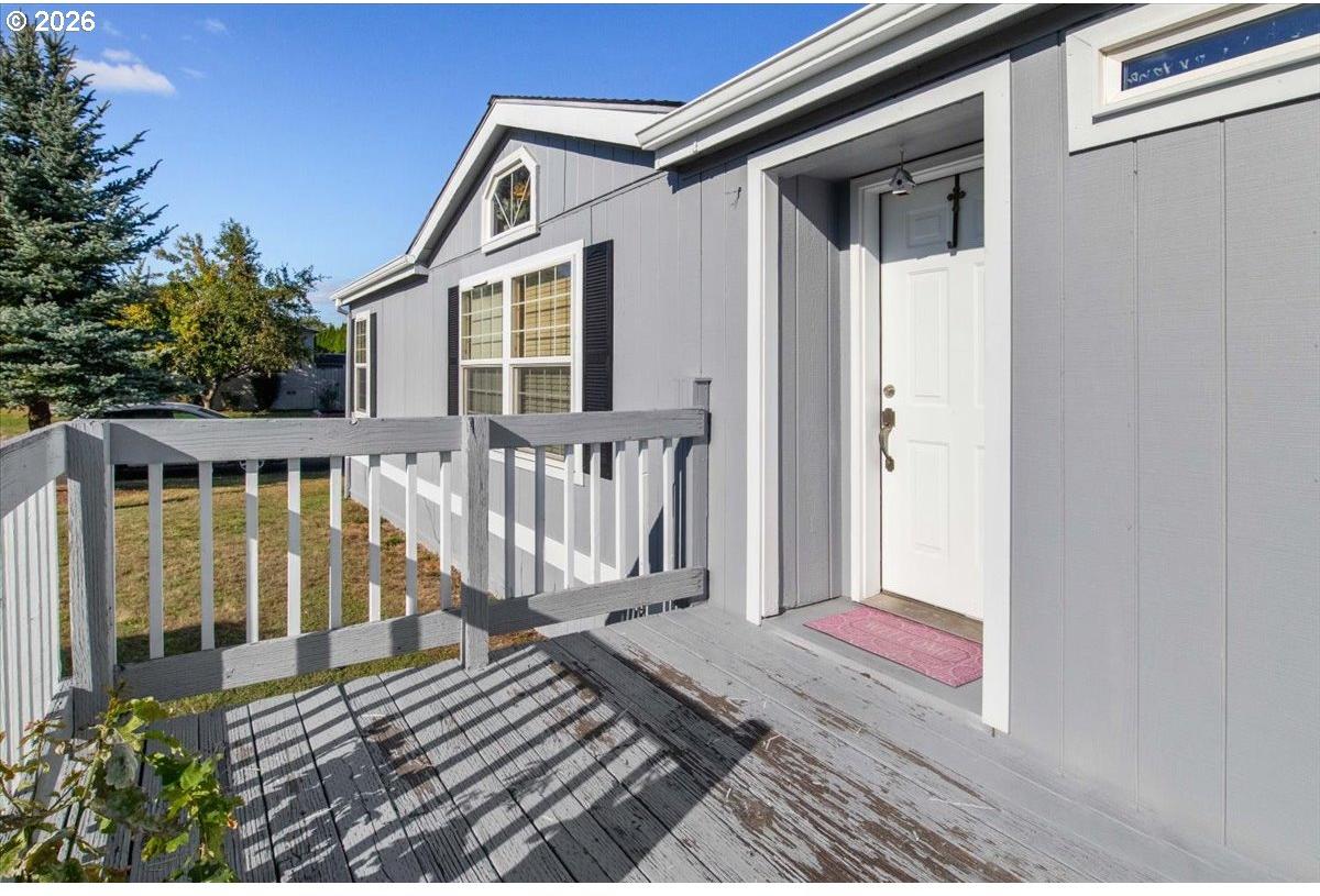 786 Hoffman Road Northeast Salem, OR 97301 - Photo 4 of 38 Gallery Image 4