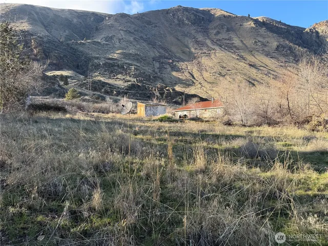 $1,200,000 | 9901 Us Highway, Wenatchee, WA 98801