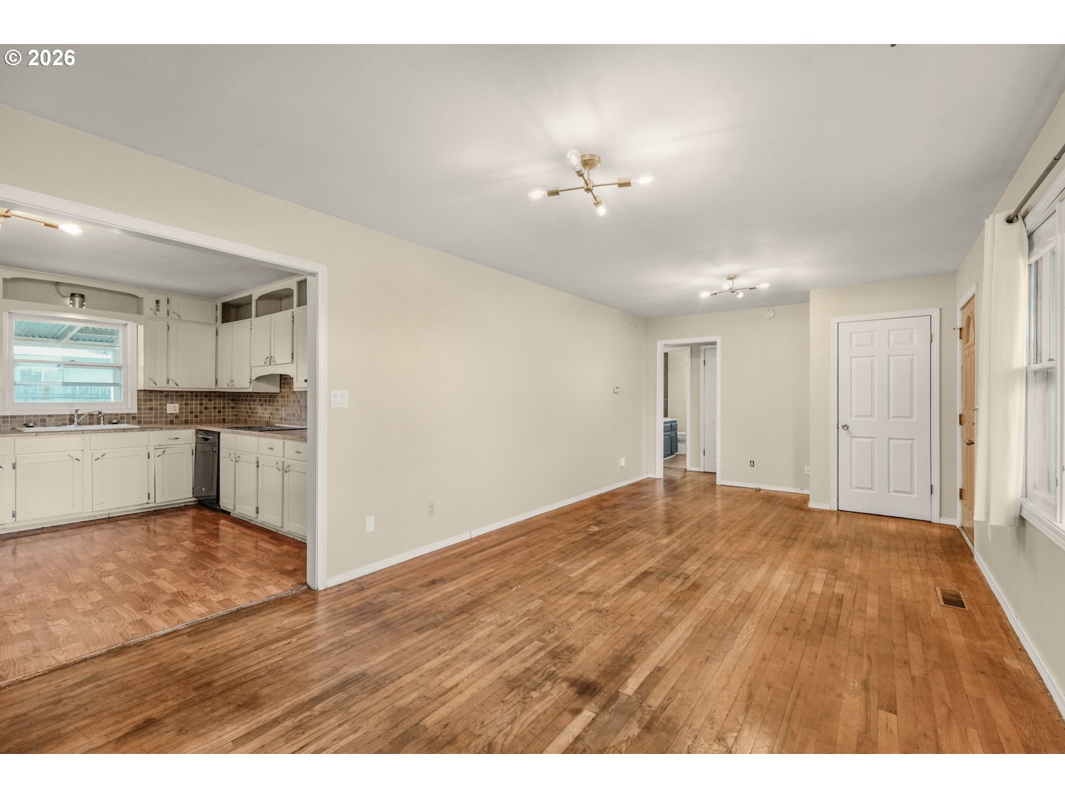 915 East Marquam Street Mount Angel, OR 97362 - Photo 4 of 26