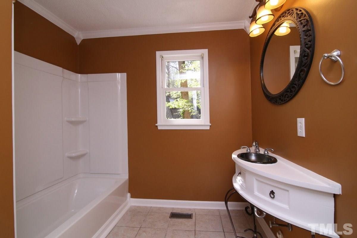 4906 Connell Drive Raleigh, NC 27612 - Photo 13 of 25 Gallery Image 13