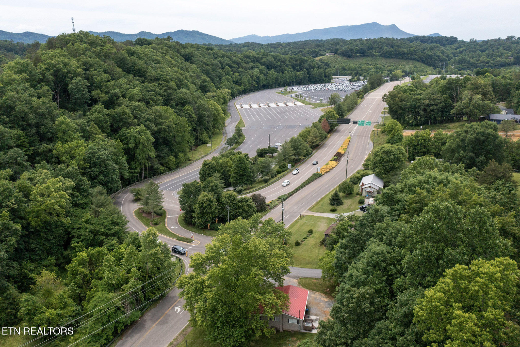 1249 McCarter Hollow Road Sevierville, TN 37862 - Photo 28 of 28 28-28_DollysNeighbor